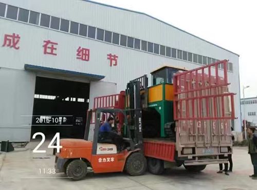 有机肥履带式翻堆机发往湖北图4