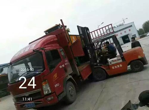 有机肥履带式翻堆机发往湖北图3