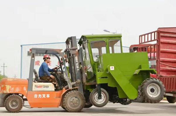 RYFD2000型轮式翻堆机山东批量发货装车图3