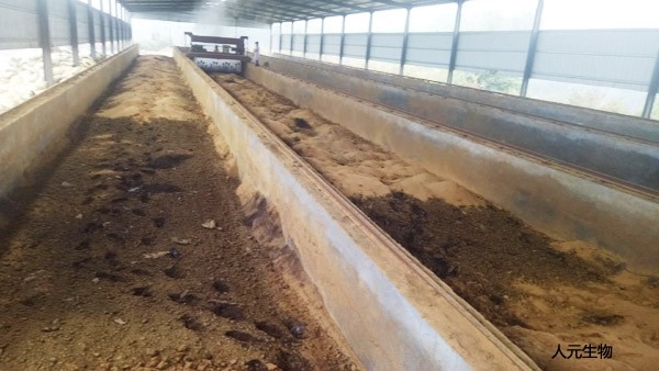 猪粪鸡粪牛粪翻抛机车间建设方法价格型号