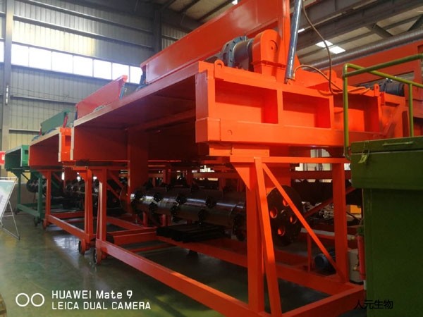 猪粪鸡粪牛粪翻抛机车间建设方法价格型号