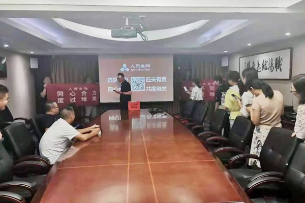 洪水无情，人元有爱！河南暴雨后各方组织捐赠现场