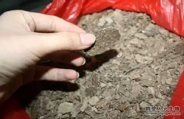 1吨鸡粪可以发酵生产多少有机肥？这种鸡粪有机肥是酸性还是碱性